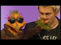 Sascha grammel, geboren als sohn eines kürschners und einer sekretärin im berliner bezirk charlottenburg und aufgewachsen im bezirk spandau, trat früh der jugendgruppe des magischen. Sascha Grammel Frederic Freiherr Von Furchensumpf Youtube