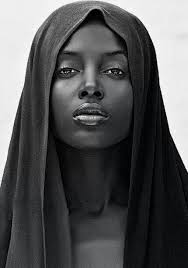 Beautiful Woman Beautiful Love Black And White Photography I Love This Amazing B And W Photo Women Portraits Bandwphotowomenportraits Black And White Portraits Black Beauties Black Is Beautiful