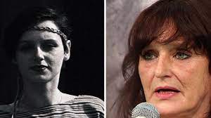 Wir kinder vom bahnhof zoo (2021). Als Sich Die Wege Von David Bowie Und Christiane F Unheilvoll Trafen Stern De