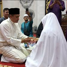 Pelakon datuk adi putra tampil mempertahan filem mael totey the movie (mttm) selepas segelintir indvidu cuba untuk mengkritik karya tersebut. Tahniah Datuk Adi Putra Nikah Semula Bekas Isteri Pertama
