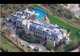 Pin On Celebrity Digs