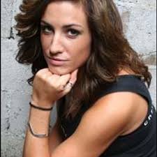 Leanne Cunningham (@leledoo)