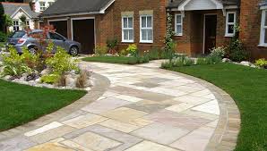 Gorgeous garden and front yard landscaping ideas that help highlight the beauty and architectural features your house. Front Garden Design Wokingham Berkshire Landscape Garden Designers Reading Berkshire Pete Sims