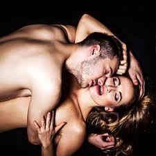 As melhores posições para ter sexo no chuveiro