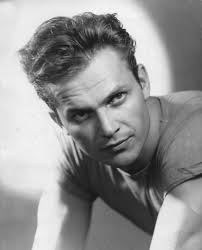 Ralph Meeker, ator de cinema que estrelou na Broadway na peça “Picnic”  (1953), ganhadora do Prêmio Pulitzer de William Inge