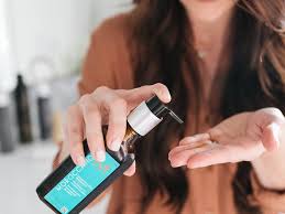 The serum coats each curl, making strands easier to style and manage. The Best Anti Frizz Products In 2019