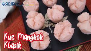 250 ml air, 150 gram gula pasir, 150 gram tepung beras, 35 gram tepung terigu protein sedang, 100 gram tape, 1 sdt ragi instan, 1 sdt baking powder, pewarna. Resep Kue Mangkok Klasik Resep Kue Tradisional Yang Wajib Ada Saat Imlek Youtube