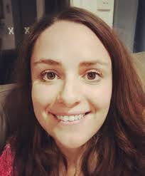 Lauren Hendriks's Instagram, Twitter & Facebook