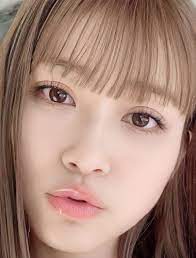 生見愛瑠 : 顔アップ特集 [綺麗な女優・アイドル・モデル、芸能人の顔アップ画像研究所（顔面アップ同好会～顔好きによる顔好きのための好きサイト）]