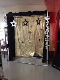 Diy Photo Booth Done With Middle School Colors For Continuation School Dance Ideas School Dance Decorations Middle School Graduation Party