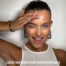 Lexi Wood's Instagram, Twitter & Facebook