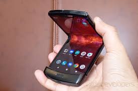 Since your phone knows your face, the lock screen shows notifications only when you're looking at it. Motorola Razr Foldable Is Getting Revamped This Year With Better Hardware