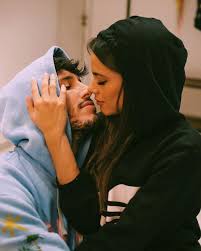 Disponible en todas las plataformas. Does Sebastian Yatra Have A Girlfriend Dating Update
