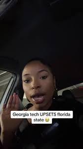 Kari Perrin's Instagram, Twitter & Facebook