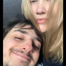 How to help a poor dog in need of assistance?