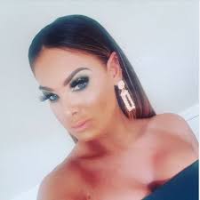 Elisa Bishop (@ellybish82)