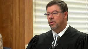 New chancellor sworn in for 19th District Chancery Court