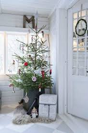 Check spelling or type a new query. 20 Christmas Decor Ideas For Small Spaces Apartment Decorating Ideas Apartment Therapy