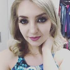 Amanda Brzezinski's Instagram, Twitter & Facebook