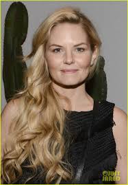 Jennifer Morrison Keeps It Simple In All Black While Attending The Mara Hoffman Runway Show During Mercedes Benz Fa Jennifer Morrison Jennifer Long Hair Styles