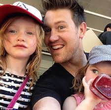 Eddie Perfect leaves Offspring fans guessing
