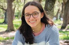 Isabel Duran's Instagram, Twitter & Facebook