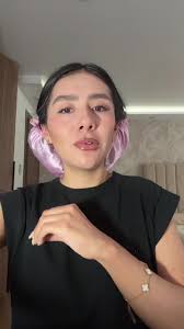 Poniéndose calcetines en la cabeza: ¡Una tendencia divertida!