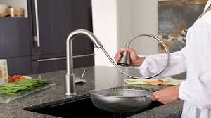 If you're looking for a faucet with an ergonomic design, this model by delta is the way to go. 5 Best Pull Down Kitchen Faucets 2021 Reviews Guide