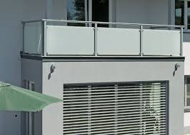 Balkongelander Glas Mit Solider Alukonstruktion Gelander Balkon Balkon Gelander Design Balkon