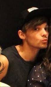 Pin By Elis Gilmetdinova On Zm Lt Louis Tomlinsom Louis Tomilson Louis Tomlinson