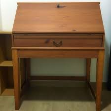 Comprend bureau, table, bureau piédestal, mobilier, bureau des fauteuils de bureau, ordinateur de bureau, président, ordinateur, fournitures de bureau, bois, piédestal, canapé, les ordinateurs. Sale Great Condition Pine Wood Table Desk Bureau Furniture On Carousell