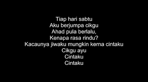 Lihat diriku aku merayu walaupun secebis kasih beri kepadaku ia cukup bermakna sebelum ku terlena lena untuk selamanya. Cikgu Ayu Lirik Khalifah Clear Version Youtube
