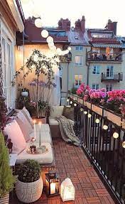 16 Creative And Rustic Garden Diys Small Balcony Garden Small Patio Garden Apartment Garden