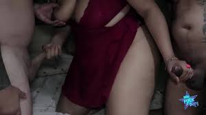 Dois caras fodendo uma casada na frente do marido corno! Trailer - XNXX.COM