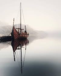 Voyageurs Du Monde Voyage Les Plus Beaux Paysages Paysages Photographie Photos Monuments Les Plus Beaux Monuments Beaut En 2020 Paysage Nordique Bateau En Bois Norrois