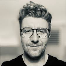 Leaving after 15+ years at EY, I had some (enthusiastic) help clearing out  my locker yesterday…