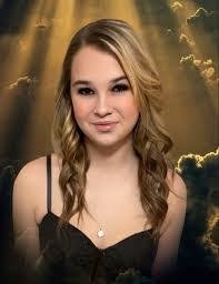 Brooke Mckay's Instagram, Twitter & Facebook