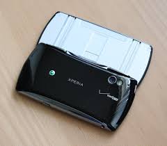 Sony ericsson xperia play r800 x negro verizon wireless embalaje : Button Mashing Comes To Smartphones Ars Reviews The Xperia Play Ars Technica