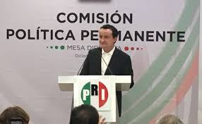 Mikel arriola, candidato del pri a la jefatura de gobierno de la ciudad de méxico, se deslindó de la entrega de 248 contratos por un total de 674 millones de pesos por parte del instituto mexicano del. Mikel Arriola Entrega Solicitud Para Candidatura En Cdmx