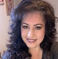 Donna Lara's Instagram, Twitter & Facebook