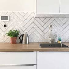 Kuchenfliesen Modelle Muster Und Preise Architekt Zu Hause Architekt Hause Kuchenfliese Scandinavian Kitchen Tiles Barn Kitchen Kitchen Splashback Tiles