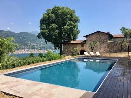 Casale Lucrezia Rustico Mit Garten U Seeblick Casale Lucrezia In Salo Italien Urlaub Mit Hund Italien Urlaub Outdoor Dekorationen
