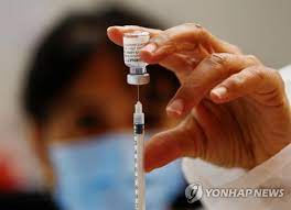 대신 '백신 접종 열풍'이라는 기사가 나오고 있다. ë…ì¼ í•˜ë£¨ 100ë§Œëª… ì 'ì¢… ì‹ ê¸°ë¡ ë°±ì‹ ì 'ì¢…ë¥  26 ë¡œ ë›°ì–´ ì—°í•©ë‰´ìŠ¤