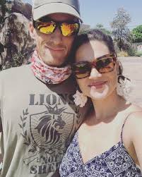 Couples who squat together, stay together 🍑💍 Tag your swole@ate and let  'em know leg day is your love language! #NationalCouplesDay