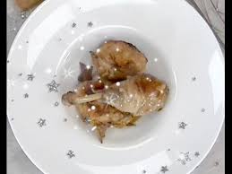 Le poulet est un aliment devenu immanquable dans nos cuisines pour la préparations rapide de plats au quotidien. Volaille Festive Aux Morilles Youtube