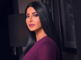 وظهرت ريم عبدالله بالفيديو الذي كان ضمن أحداث مسلسل عندما يكتمل القمر، وهي ترقص لزوجها على إحدى الأغاني الدارجة يذكر أن ريم عبدالله بدأت مشوارها الفني مع الثنائي السعودي الشهير ناصر القصبي وعبدالله السدحان من خلال. Ø±ÙÙ Ø¹Ø¨Ø¯Ø§ÙÙÙ ØªÙØ´Ù ØªÙØ§ØµÙÙ Ø¯Ø®ÙÙÙØ§ Ø¹Ø§ÙÙ Ø§ÙØªÙØ«ÙÙ ÙÙ Ø·Ø§Ø´ ÙØ§Ø·Ø§Ø´