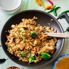 Thai Fried Rice With Basil Tofu Yummily Yours Recipe Fried Rice Thai Fried Rice Vegetarian Recipes