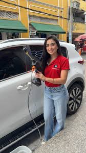 Si todavía lavas tu carro así… estás perdiendo tiempo y plata 😅, con esta  hidrolavadora puedes hacerlo más rápido, mejor y sin complicarte, perfecta  para tener en casa y dejar tu carro o moto como ...