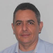 Hoy quiero tomar un momento para expresar mi más profundo agradecimiento a  Dinaplast y a Polygroup por brindarme la oportunidad de liderar un equipo  de ventas en una empresa de tan alto