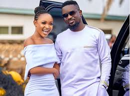Socialite akuapem poloo has indirectly reacted to allegations leveled against her by her former akuapem poloo has become the topic of discussion after her supposed sekz video hit the net and. Pardon Convicted Akuapem Poloo Sarkodie Pleads With Court Kasapa102 5fm